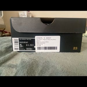 AIR JORDAN 1 MID WHITE VERY BERRY